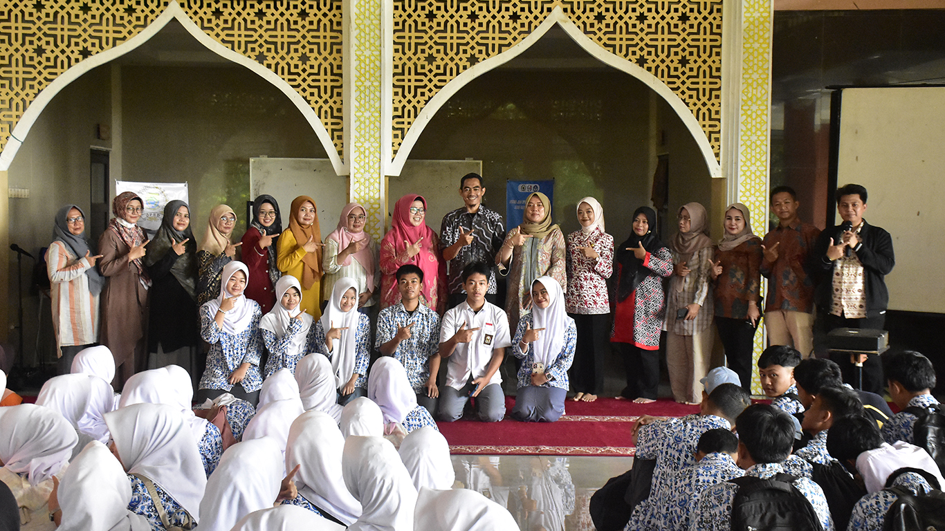 Sosialisasi JDIH ke SMKN 1 Cikalong Kulon